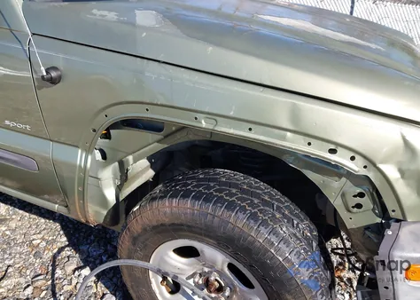 2003 Jeep Liberty Sport from USA, damaged, VIN 1J4GL48K83W583254